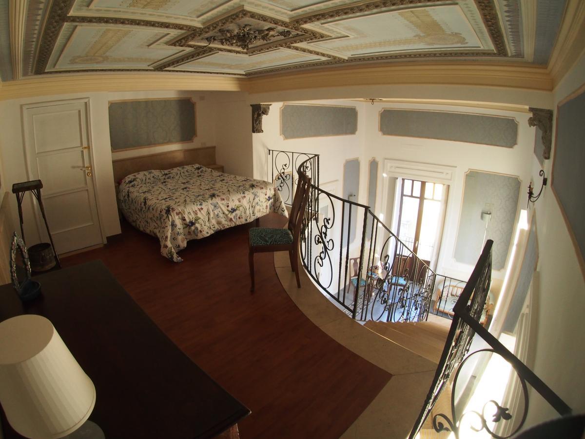 Casa Felice Nel Centro Storico, Tra Etna E Mare CTA Exterior photo